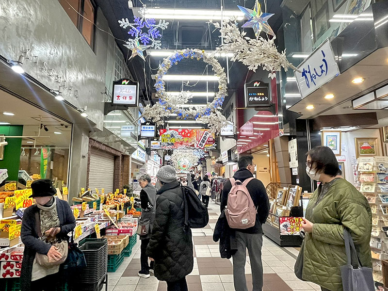 アーケード内の賑わい