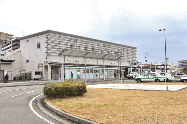 JR新飯塚駅