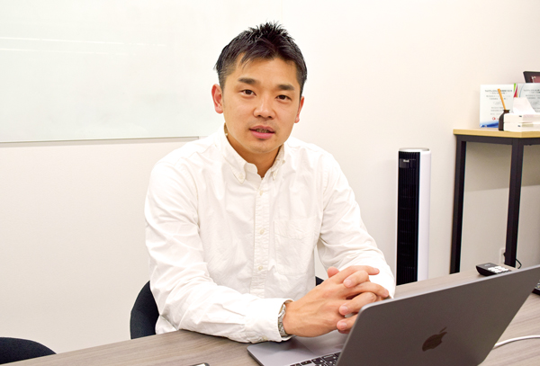 _上場後も自治体との連携を拡大する方針を語る河田社長