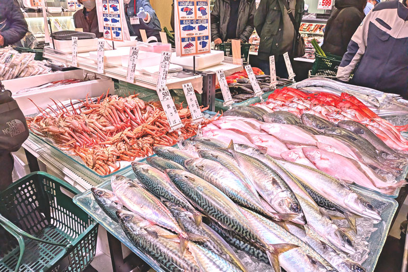 鮮魚は他店舗同様に店内調理も