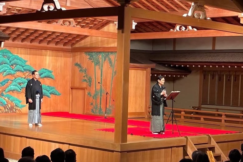 講演を行う江口副知事