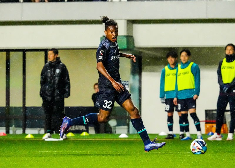 スピードと高さでスタジアムを沸かせるサニブラウン 撮影：ヒデシマ氏