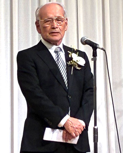 井上幸一氏