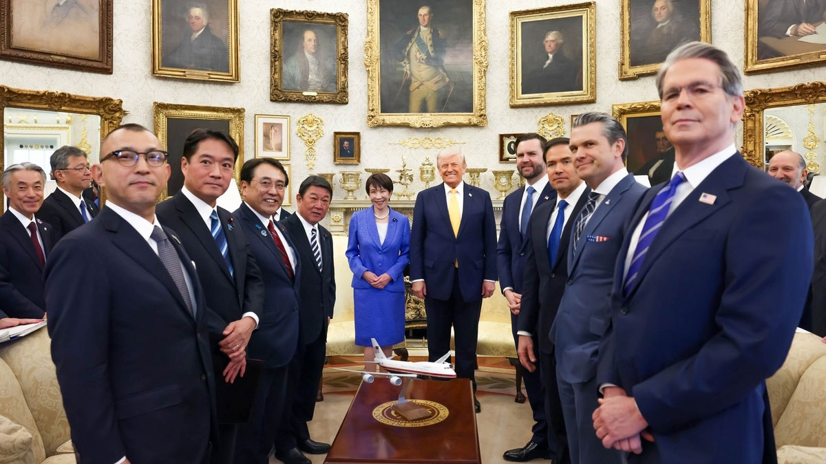 　画像3:右から2人目がヘグセス「戦争長官」