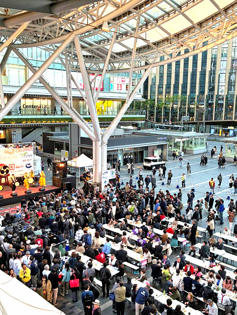 盛況の「さくらフェスタ」