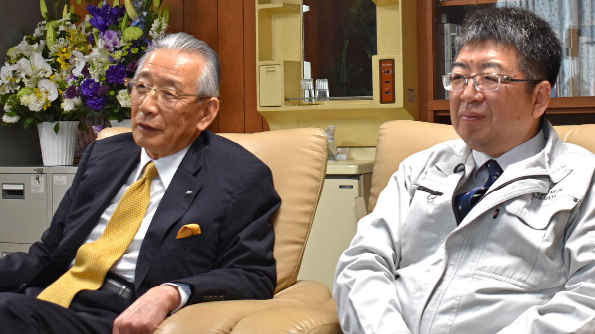 左：ムライケミカルパック（株） 代表取締役社長・山本善樹氏／右：取締役副社長 津田業氏
