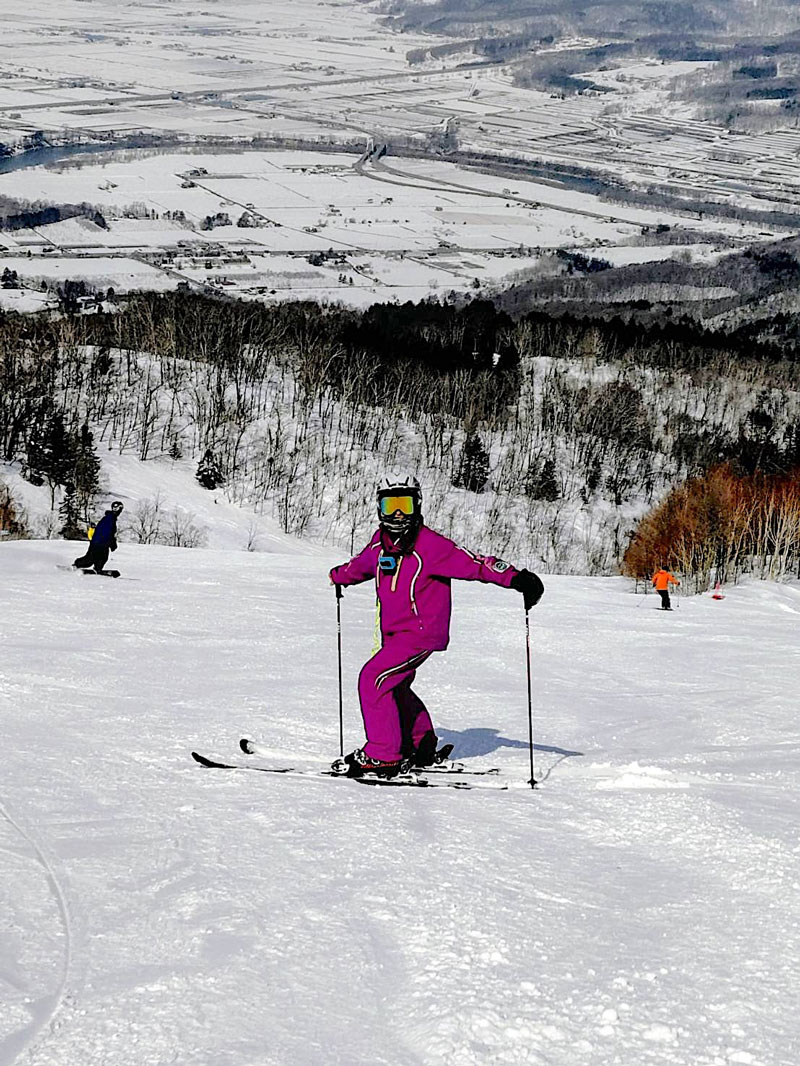石狩平野をバックに　筆者