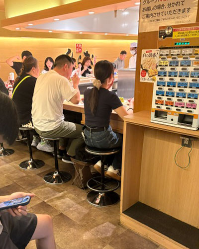 天麩羅処ひらお天神アクロス店、45分待ち