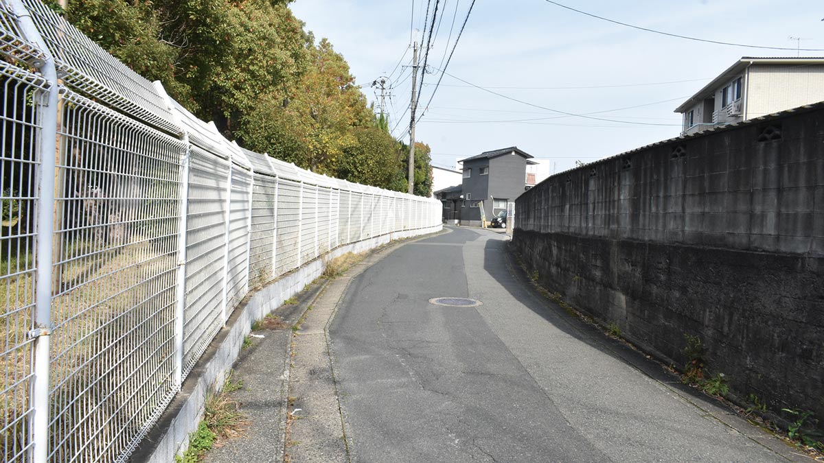 狭隘な博多工場周辺の道路