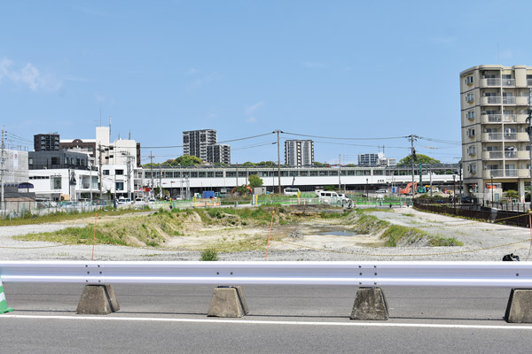 JR折尾駅南側で進む「オリオXcite」