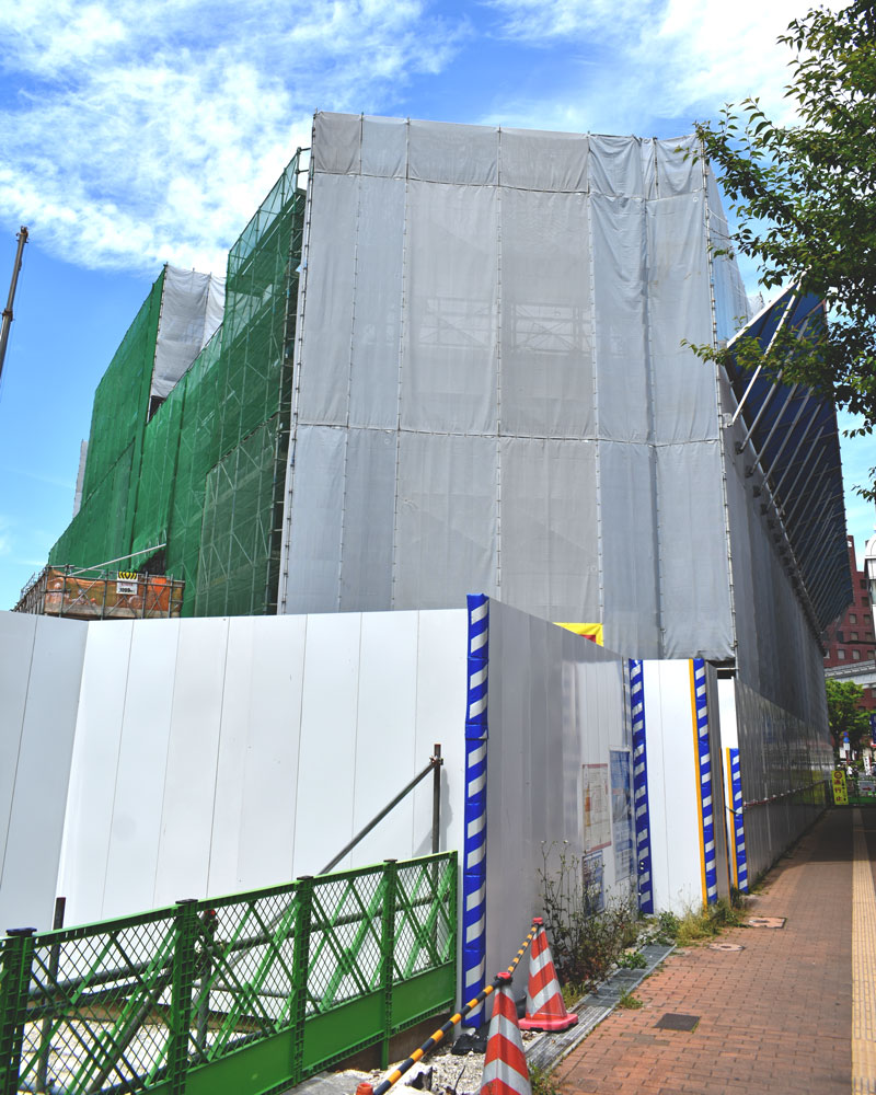 建設中の旦過市場いちばん館