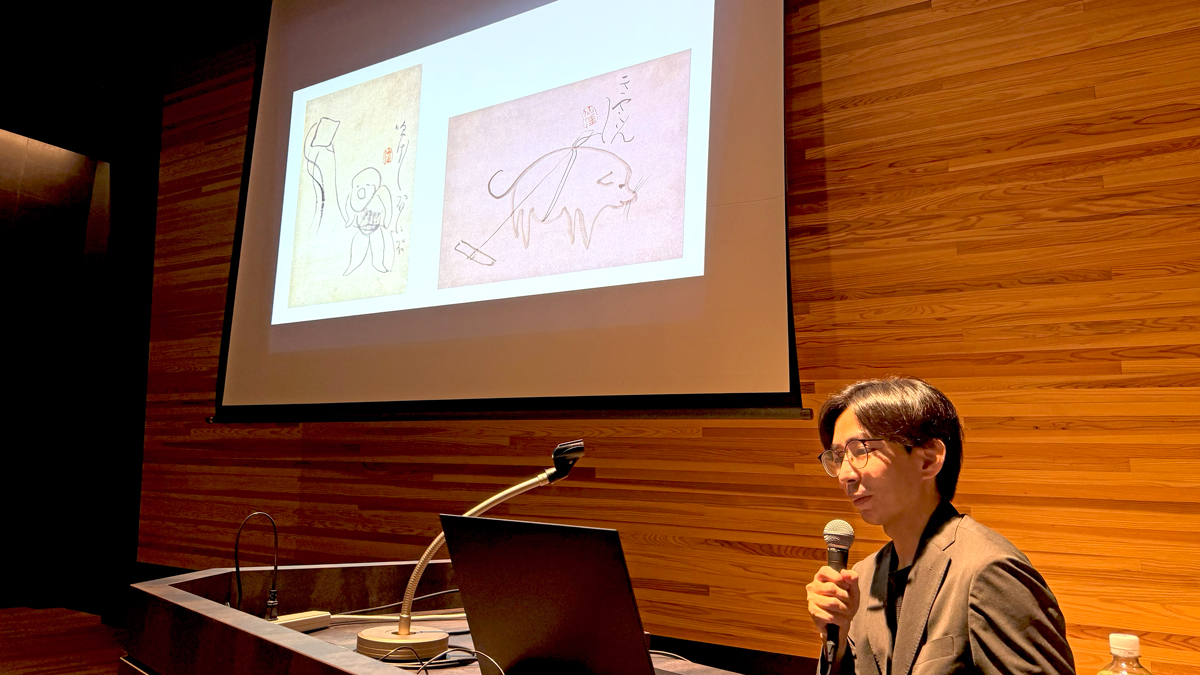 仙厓義梵の作品を紹介しながら、その魅力と禅画の世界を解説する宮田太樹学芸員