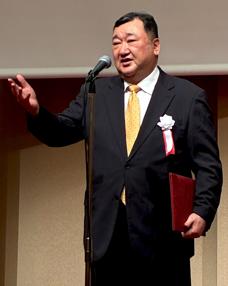 参加者に謝意を示す山田秀樹社長