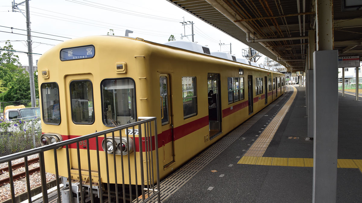 貝塚駅の西鉄ホームは2両編成対応