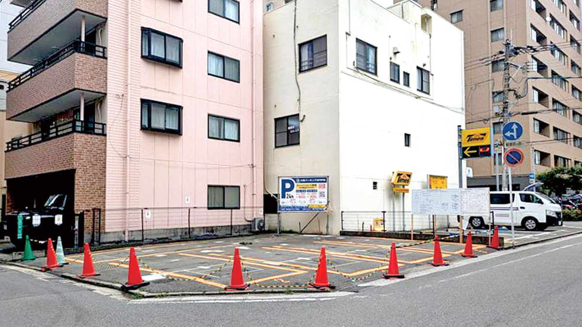 福岡市内には計画中のものを含め多数の民泊施設がある。写真は博多区古門戸の計画地 2025.8月撮影