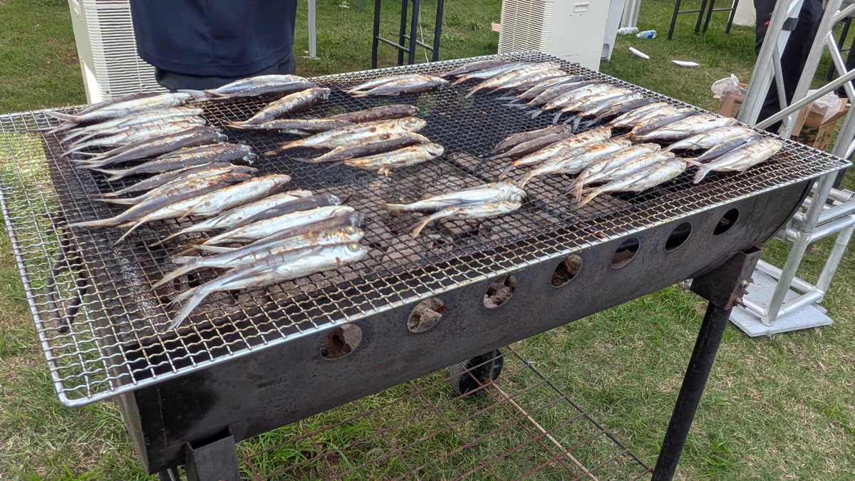 あごの「炭火焼きのふるまい」