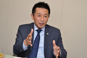 高橋努武氏