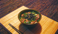 手軽さと新鮮さで人気を博している「玄海博多 アキラの鯖茶」