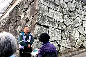 福岡城・鴻臚館市民の会主催、石垣から見るガイドツアー～福岡城に見えた大きな可能性