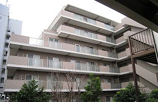 川崎老人ホーム転落殺人事件（３）～介護職員の光と影