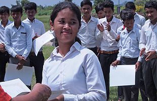 子どもの笑顔と発展の熱気～カンボジア視察ツアー（４）