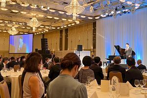 クリスマスマーケット10周年記念パーティー開催 「世界一」を誓う