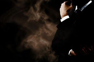メガネスーパーお家騒動　「再生請負人」星崎尚彦・前社長は何に躓いたのか（後）
