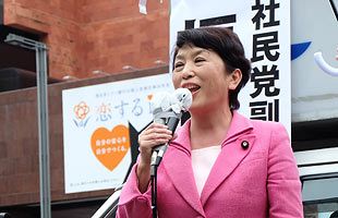 【2017衆院選・福岡】社民・福島瑞穂副党首、博多駅で演説