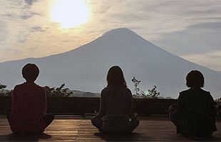 雄大な富士山を眺めながらココロとカラダをリフレッシュ　静寂さのなかで、マインドフルネスを体感（後）