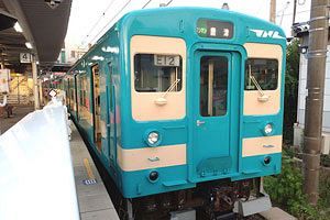 筑肥線電化40周年、国鉄色車両が運航中。JR九州も温故知新で刷新を