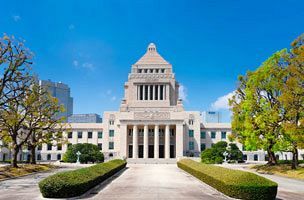 与党の国会軽視に野党が反発するなか、高市首相はインドへ
