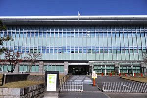 日本社会を揺るがした安倍元首相銃撃、検察は山上被告に無期懲役を求刑