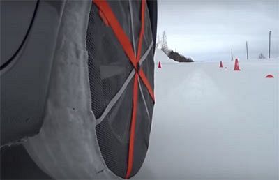 JAF、雪道での制動距離を検証～走れても止まれないノーマルタイヤ