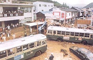 災害危機管理への提言　1982年長崎大水害を体験して（前）