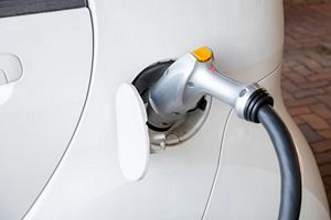 迫りくるガソリン車の終わり：自動車産業を飲み込む地殻変動