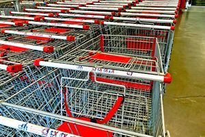 主要7社の10月既存店売上高 イズミなど3社がマイナス、猛暑で非食品不振