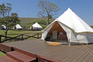 【北九州】平尾台で“グラマラス”なキャンプを　テント内は冷暖房完備