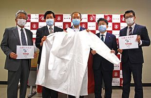 医療用ガウンなどの支援物資を福大病院に寄贈～福岡在住の台湾人企業経営者