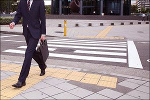 新年度入りの日経平均株価～前日比▲65.72円の2万1,388円58銭