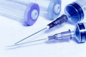 激化する新型コロナ・ワクチンの開発競争：副作用の急増で問われる安全性（中）