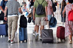 訪日外国人消費動向、7～9月の消費額が過去最高に