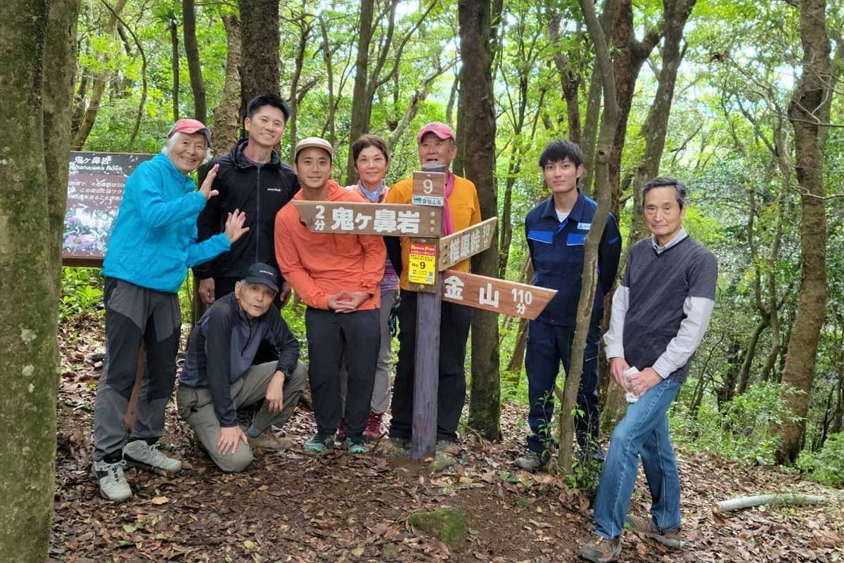 脊振山系、道標メンテナンス作業