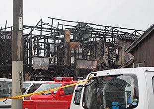 北九州６人死亡の建物火災、市が「かくれ簡宿」調査