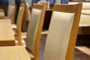 ロイヤルHD、25年12月期決算　増収も最終減益