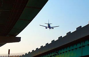 営業赤字の福岡空港、民営化で解消なるか？