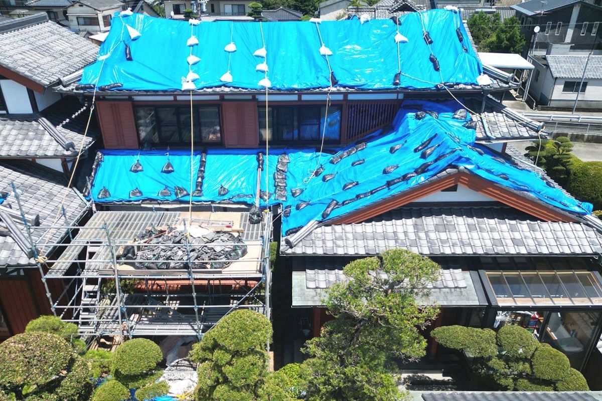 熊本県、住宅被害の拡大防止へ緊急修理制度　ブルーシート展張などを支援