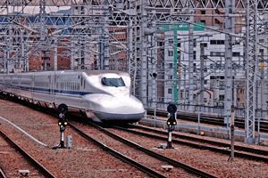 コロナ新幹線～乗客はいつ戻るのか、座席はガラガラの惨状が続く