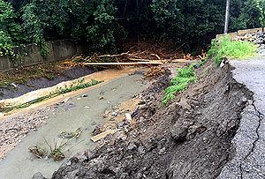 【筑後・大分豪雨】朝倉市菱野では倒木・河岸損壊、道路寸断も
