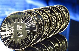 ビットコイン急落中　130万円台での取引続く