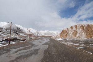 前途多難なアフガニスタン復興の道：カギは膨大な地下資源